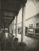 "Interior-London Art Gallery"